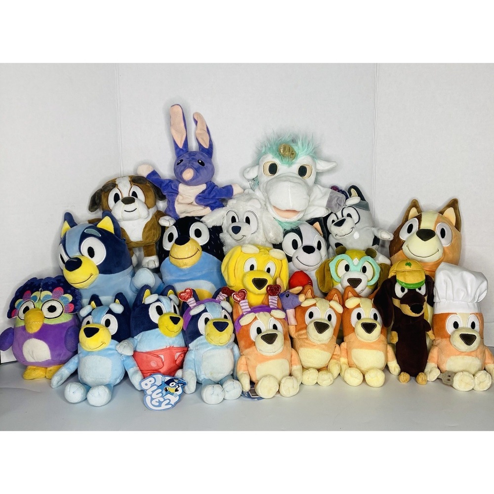 Bluey Family & Friends Plush Toy Stuffed Toys & 2 Hand Puppets - Lot of 20